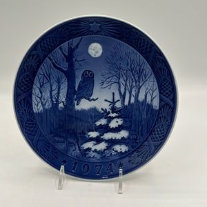 Royal Copenhagen Christmas Collectors Plate 1974
